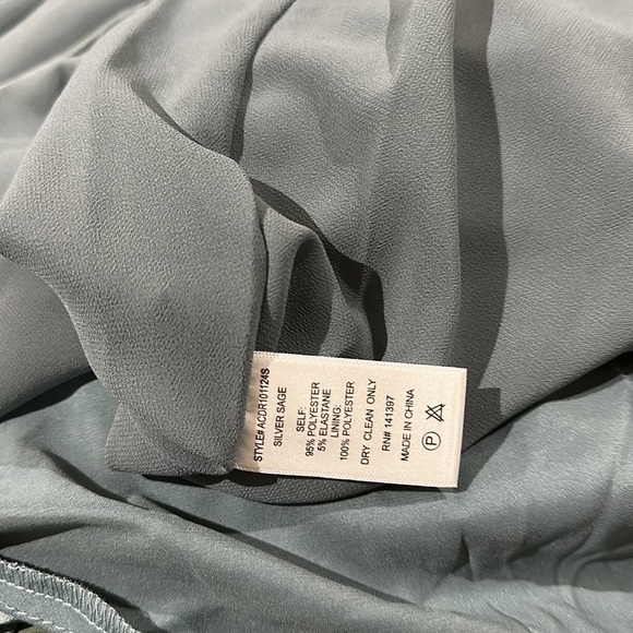 NWT ASTR THE LABEL WILSHIRE RUFFLE OPEN BACK MIDI DRESS SILVER SAGE - Picture 7 of 12